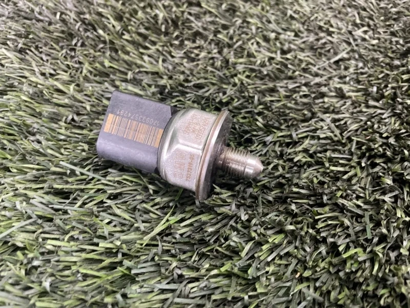 Датчик давления топлива BMW 1 E87