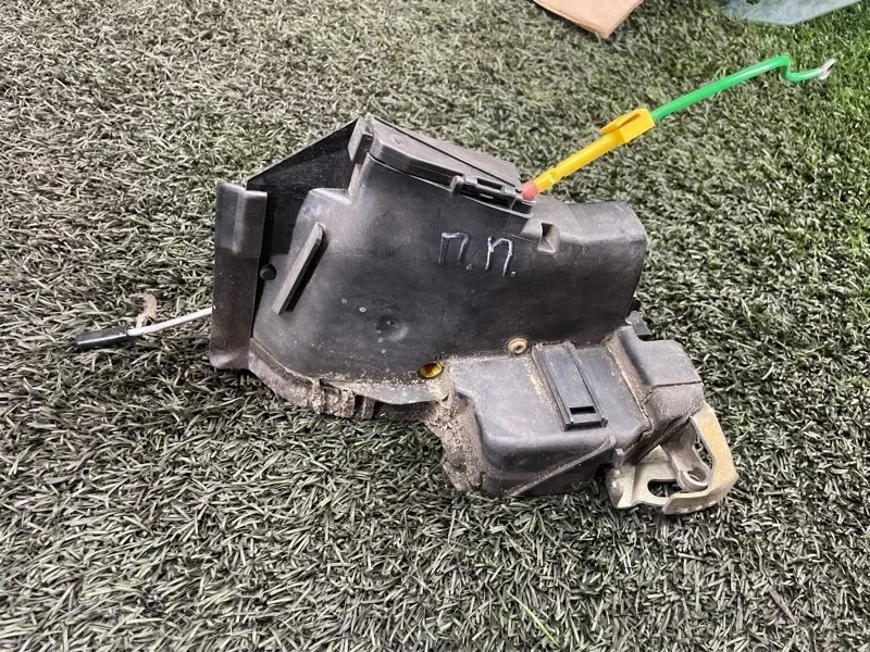 Замок боковой двери Bmw 5 8235114 E39, передний правый