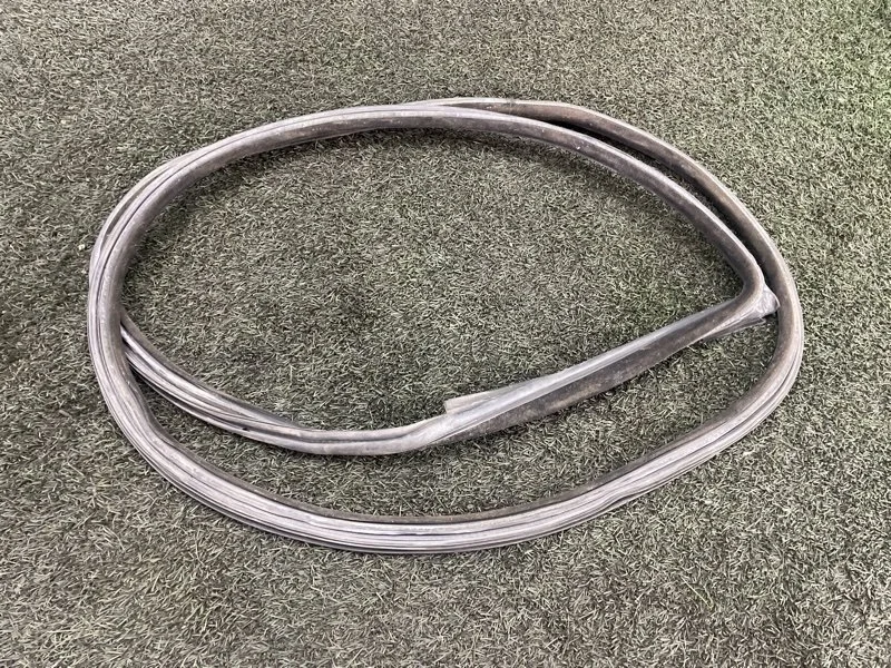 Уплотнительная резинка боковой двери BMW 3 7119092 E92, передняя правая