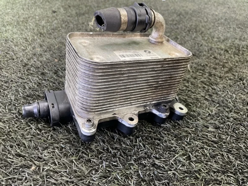 Радиатор масляный BMW X3 17217803830 E83 M57D30