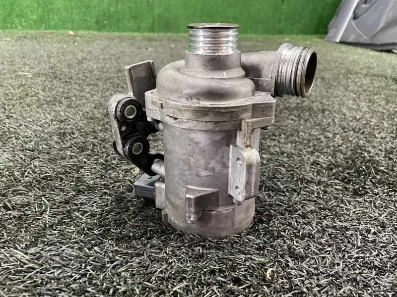 Помпа BMW 5 2012 F10