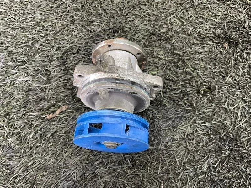 Помпа BMW X3 2004 E83