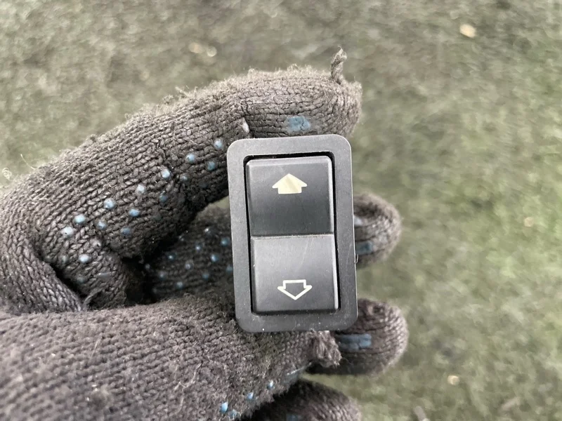 Кнопка стеклоподъемника BMW 5 e39