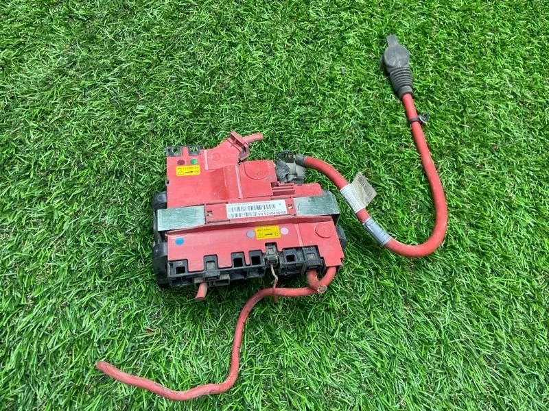 Плюсовая клемма АКБ BMW 5 2011 61149240490 F10 N20B20, задняя