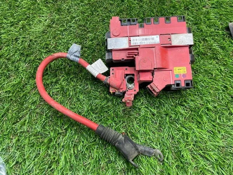 Плюсовая клемма АКБ BMW 5 2011 61149240490 F10 N20B20, задняя