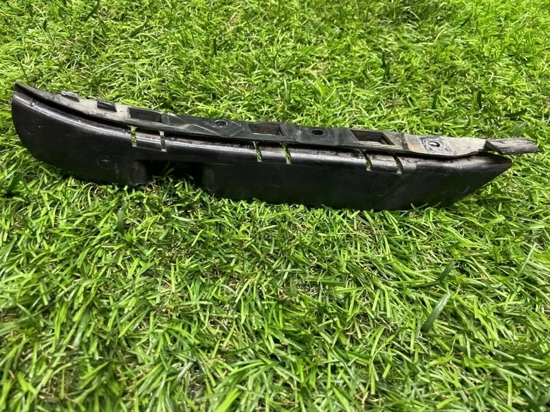 Кронштейн бампера BMW 5 2005 51117033705 E60 N52B25, передний левый