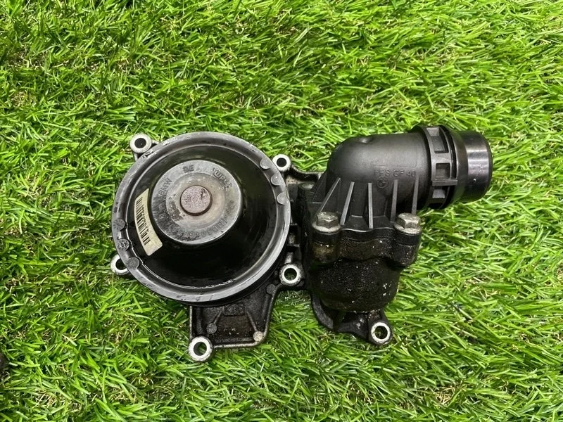 Помпа BMW X5 2012 11518516435 E70 N57D30