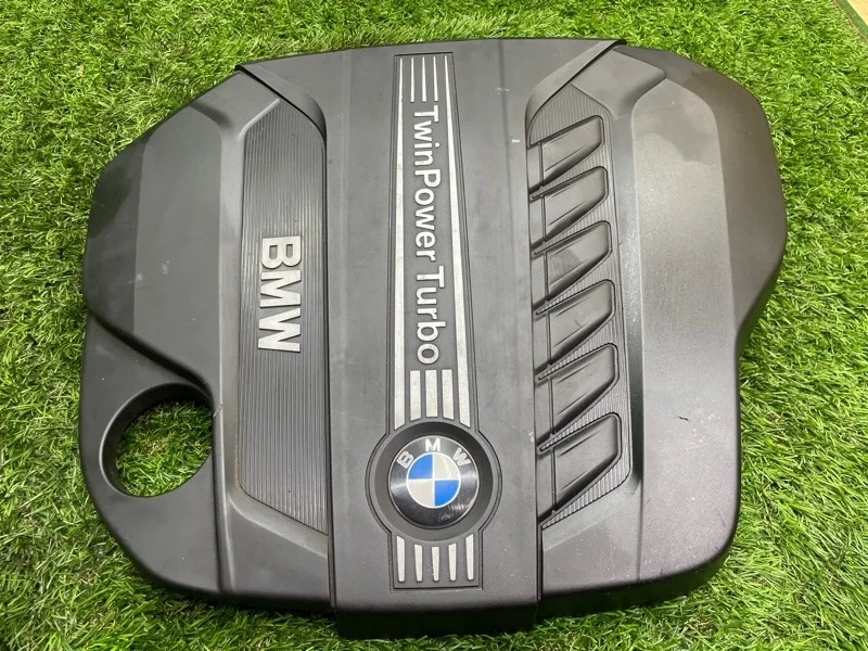 Декоративная крышка двигателя Bmw X5 2012 13717812061 E70 N57D30