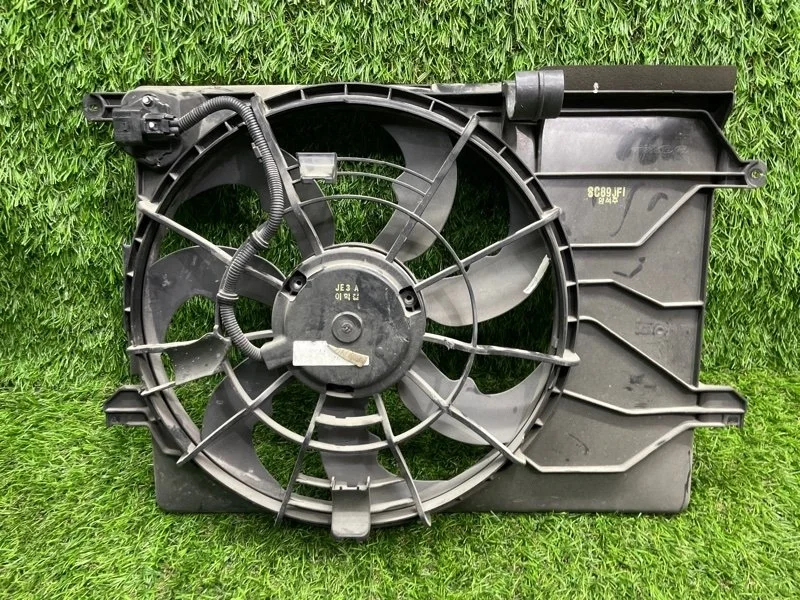 Вентилятор охлаждения радиатора Hyundai Ix-35 253802Y500