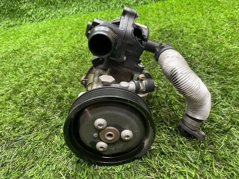 Помпа BMW 3 2010 e90