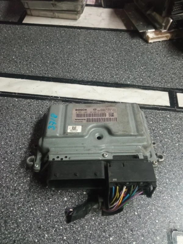 Блок управления двигателем Volvo S80