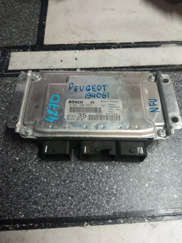 Блок управления двигателем Peugeot 307
