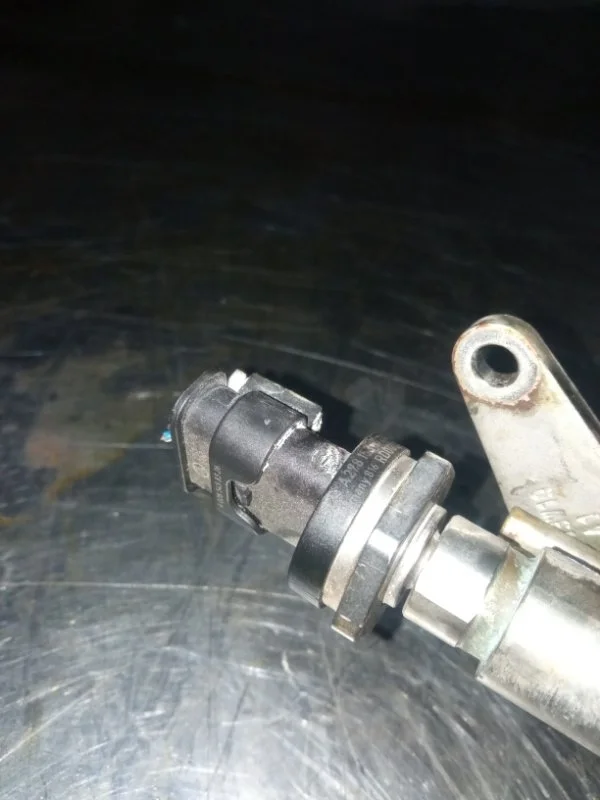 Датчик давления топлива Mercedes-Benz -Class