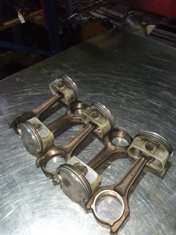 Поршень с шатуном BMW 3-Series