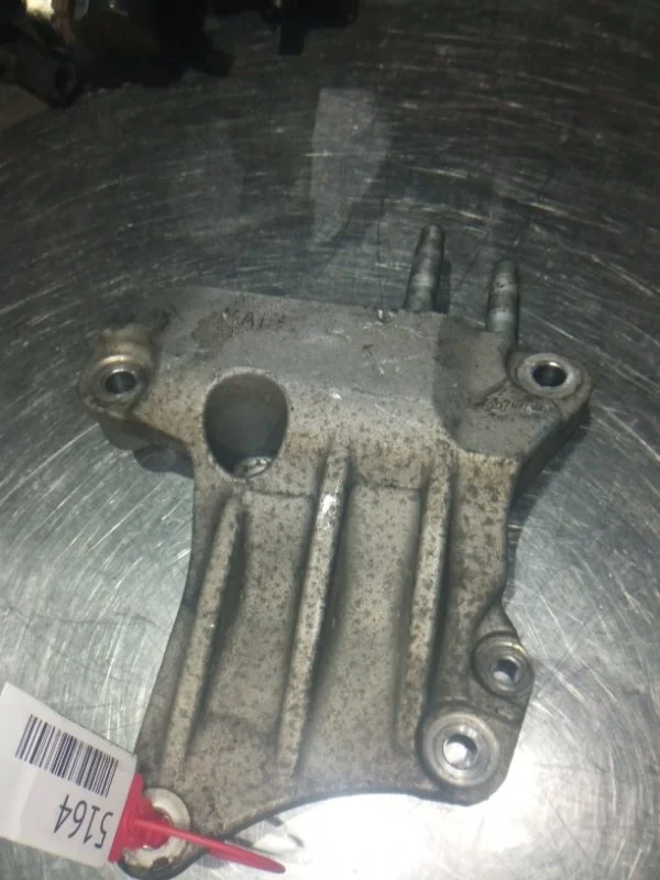 Кронштейн опоры двигателя Kia Sorento