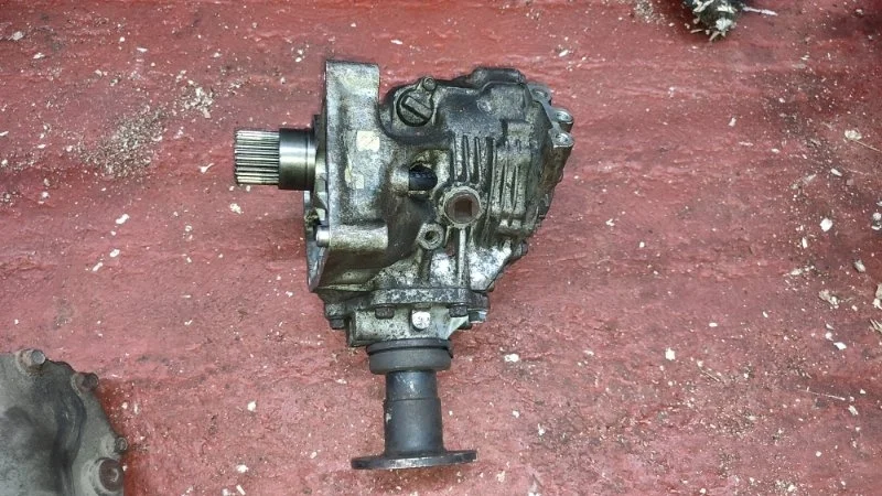 Раздаточная коробка Nissan 33100-8H513 2. И T30