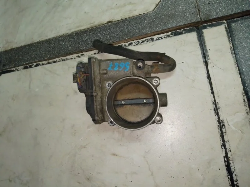 Дроссельная заслонка Toyota Tundra