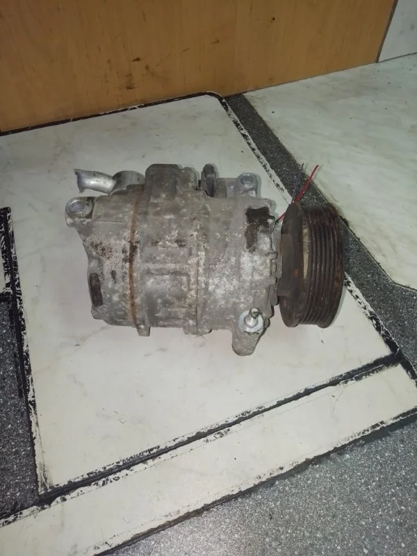 Компрессор кондиционера Volkswagen Touareg