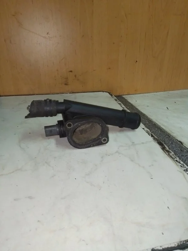 Фланец системы охлаждения Audi A6