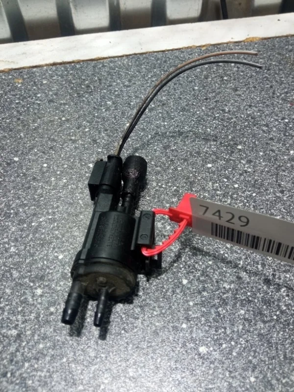 Клапан вакуумный Mercedes-Benz Sprinter