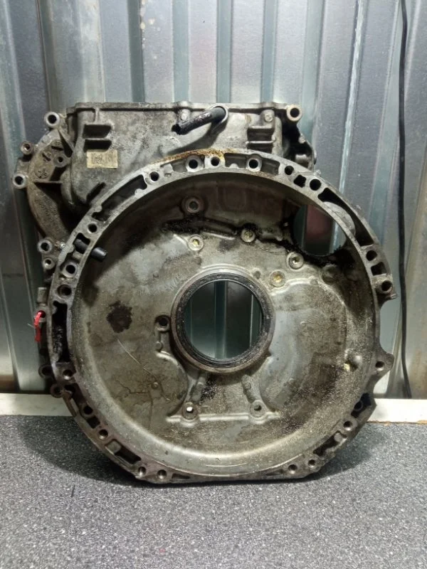 Крышка двигателя задняя Mercedes-Benz Sprinter