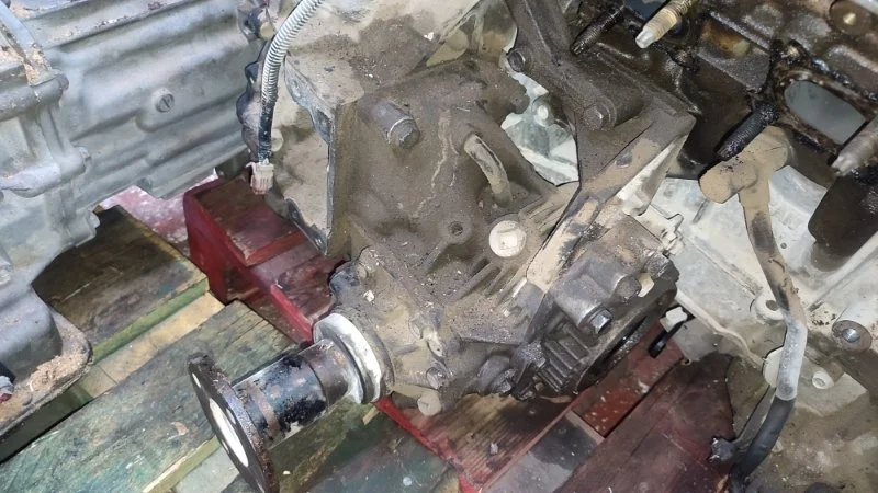 Раздаточная коробка Nissan 3.5 И