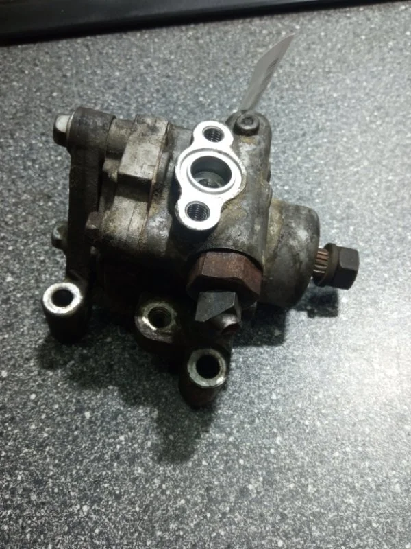 Насос гидроусилителя руля Ford Maverik