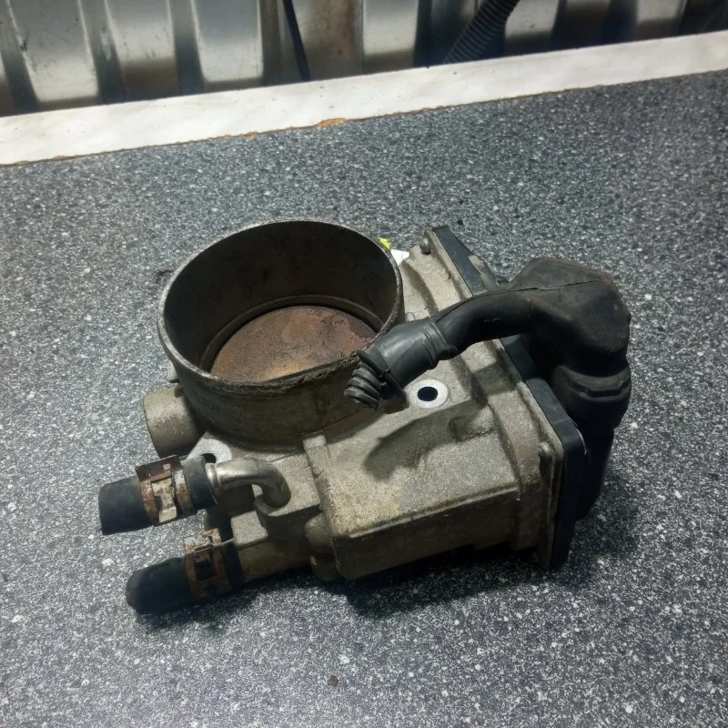 Дроссельная заслонка Toyota Sienna