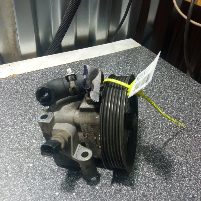 Насос гидроусилителя руля Ford Focus