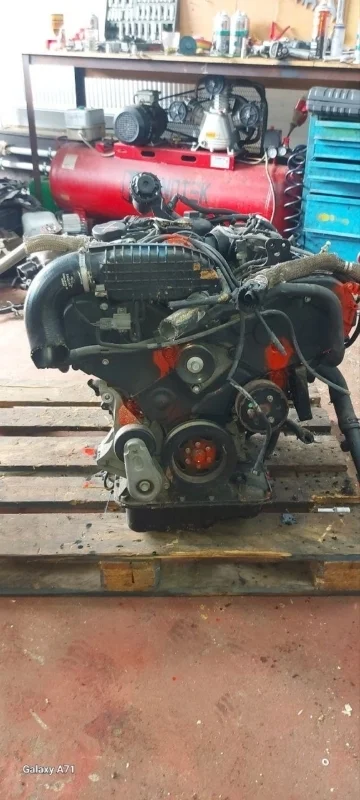 Двигатель Land Rover 2.7