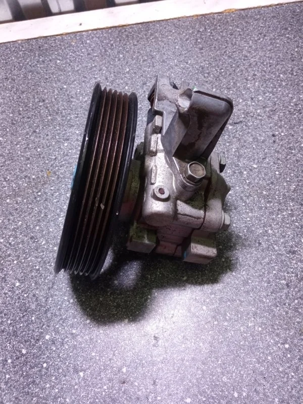 Насос гидроусилителя руля Kia Sorento XM