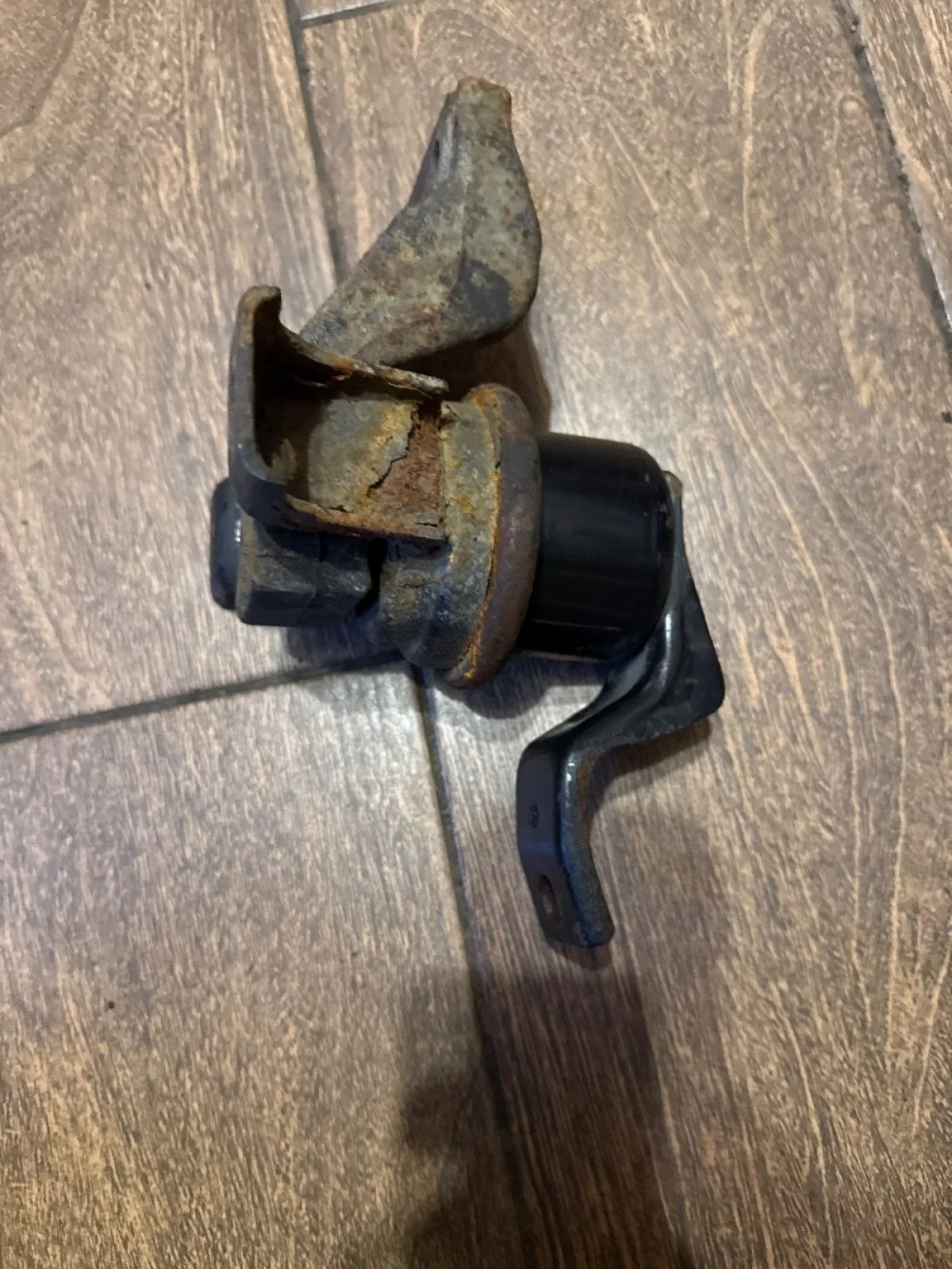 Опора двигателя правая Mitsubishi Lancer IX рестайлинг (2005—2010)