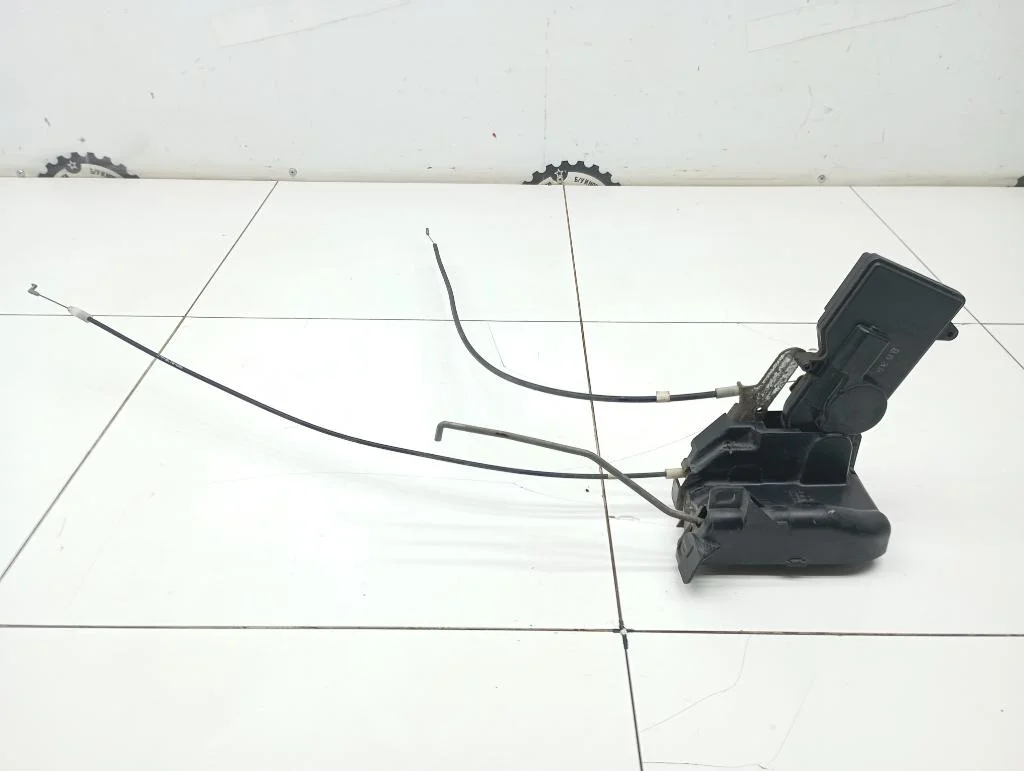 Замок двери передней правой Mazda 6 2006 GG