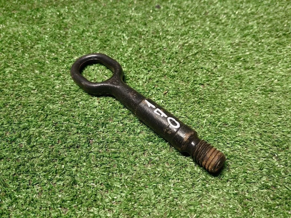 Крюк буксировочный Audi A6 C7