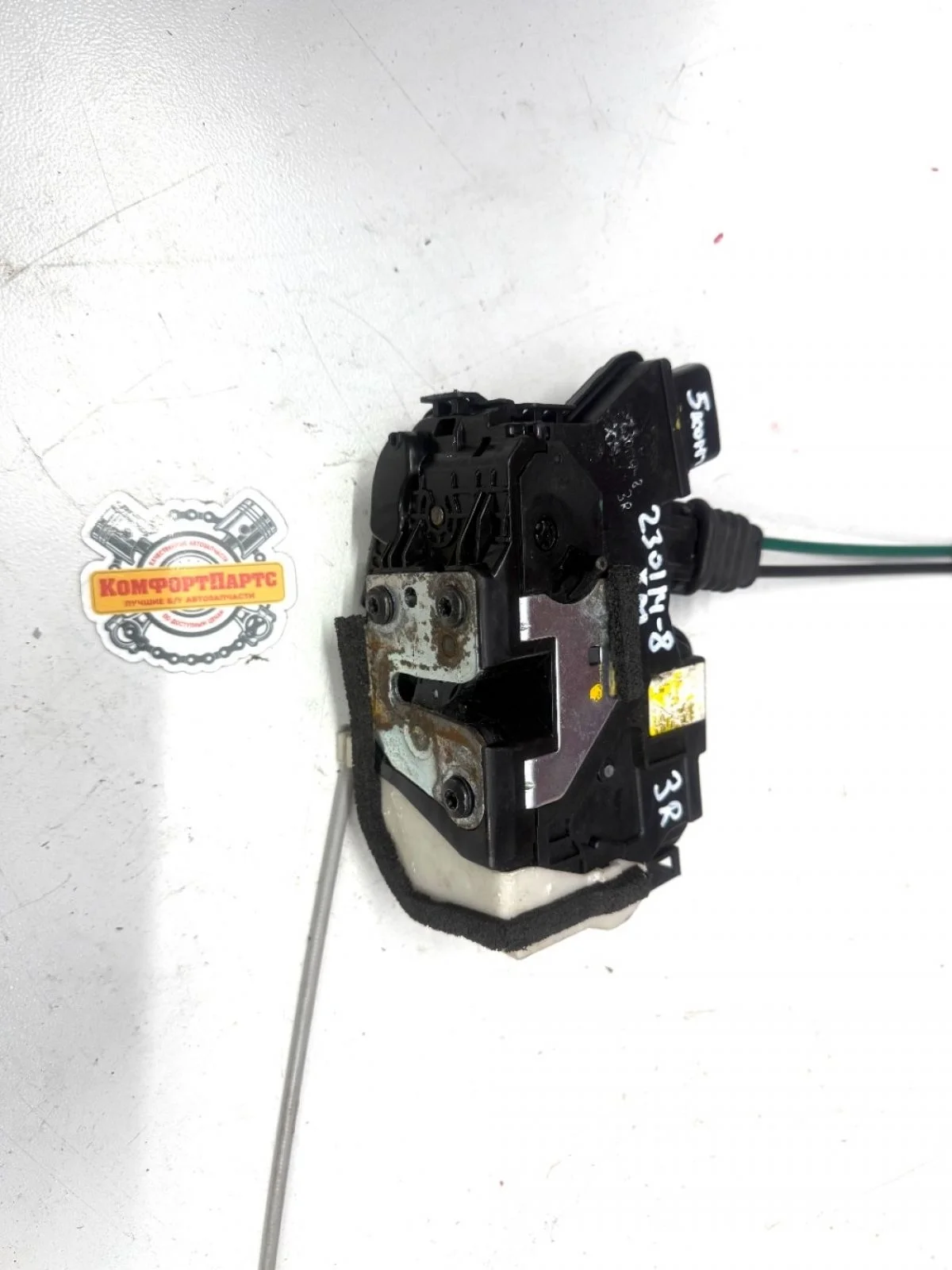 Замок двери задней правой Kia Sorento II (2009—2012)