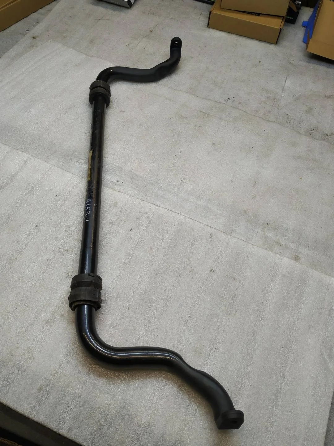 стабилизатор передний Volkswagen Touareg 2 7P6 2013