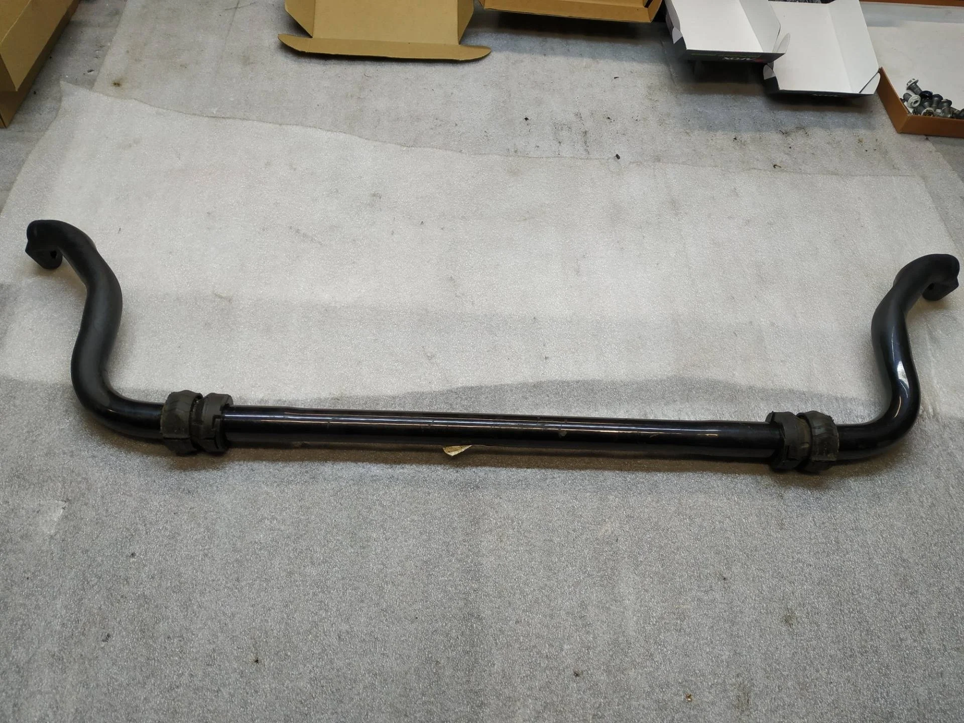 стабилизатор передний Volkswagen Touareg 7P6 2011