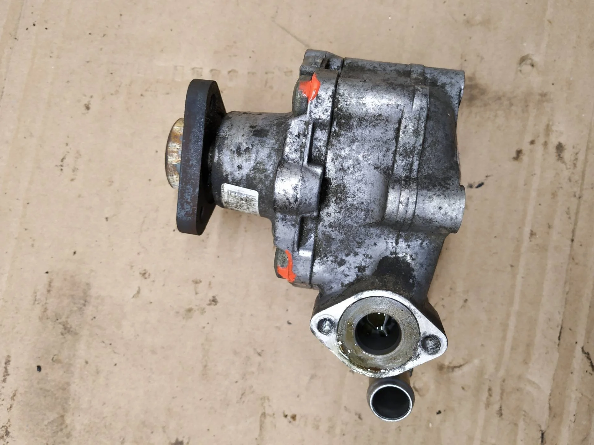 насос гидроусилителя руля Volkswagen Touareg 2 7P6