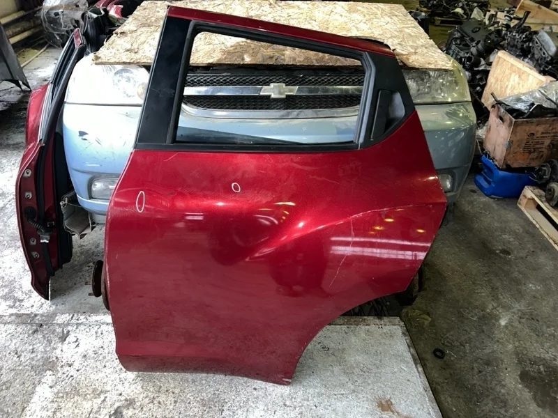 Дверь Nissan Juke 2013 F15E