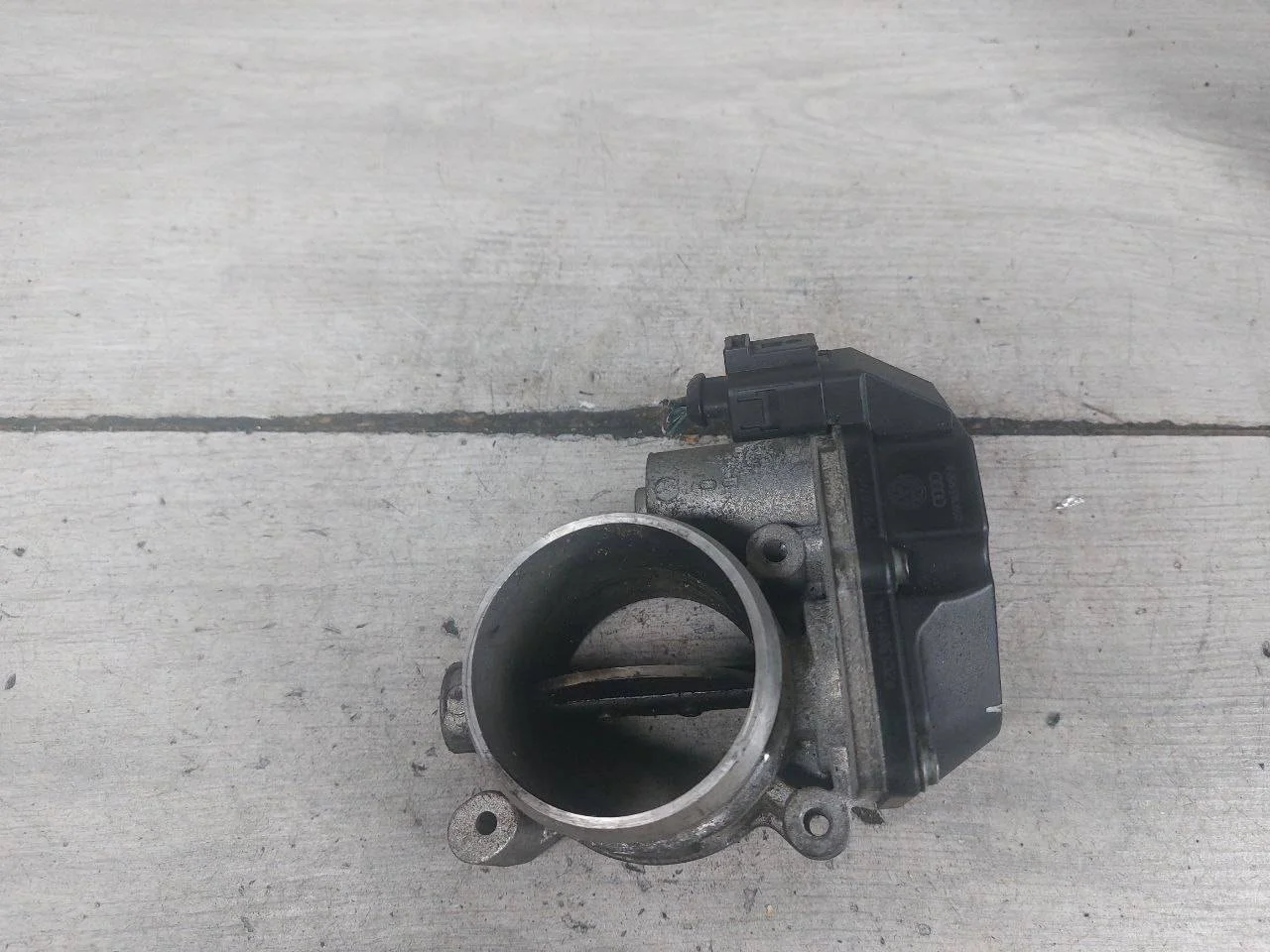 дроссельная заслонка Audi A8 D3/4E