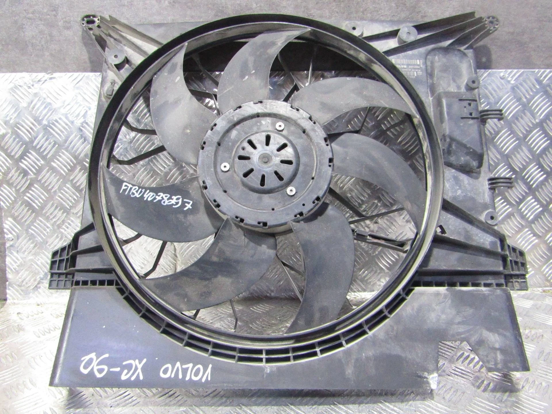 вентилятор охлаждения Volvo XC90