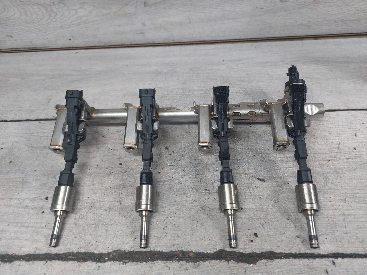 топливная рампа Ford Kuga 2