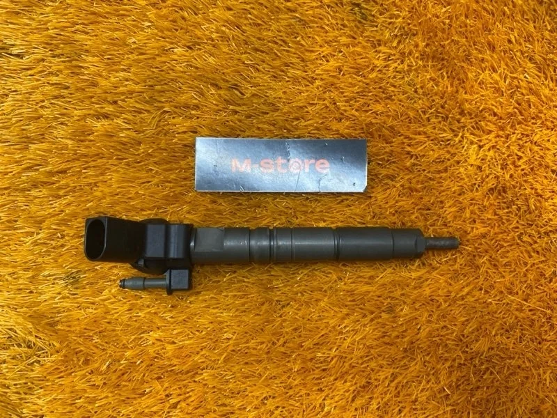 Форсунка топливная Mercedes-Benz M-Class 2012 A6420701187 W166 642.826