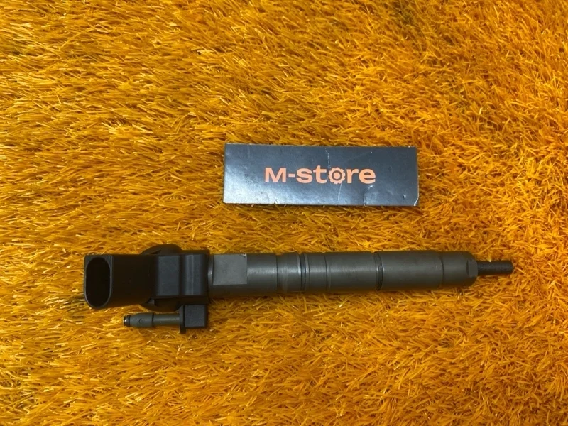 Форсунка топливная Mercedes-Benz M-Class 2012 A6420701187 W166 642.826