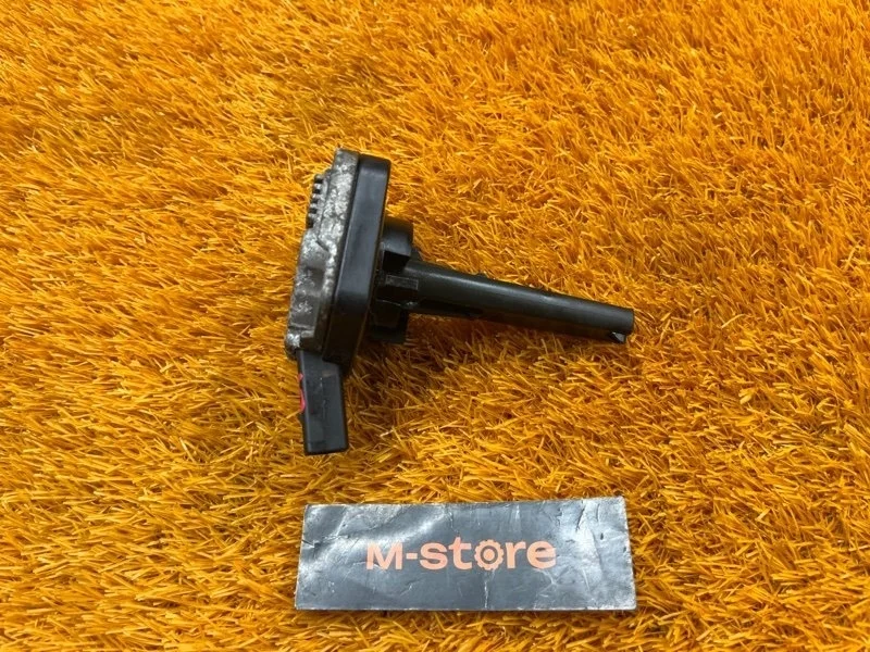 Датчик уровня масла Audi Q7 2008 06E907660 4LB BAR