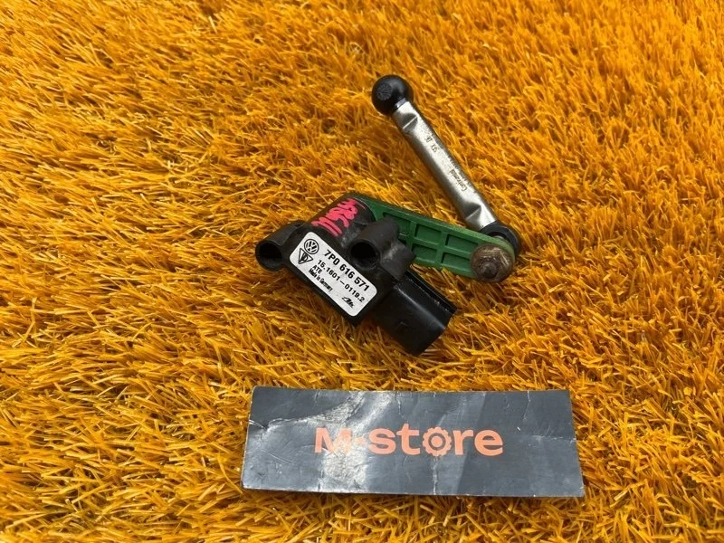 Датчик высоты дорожного просвета Volkswagen Touareg 2012 7P0616571 7P CGR, задний