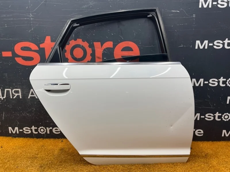 Дверь Audi A6 2009 4F0833052G C6/4F CCEA, задняя правая