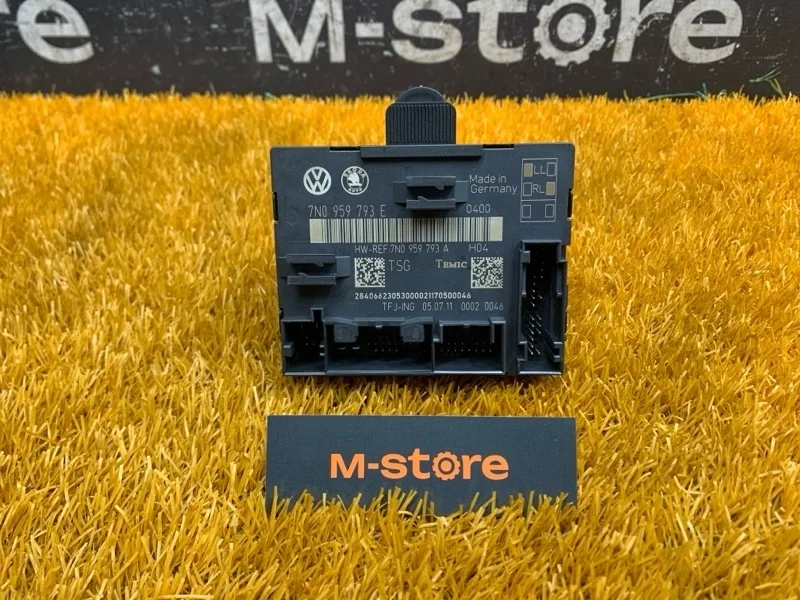 Блок комфорта Volkswagen Sharan 2011 7N0959793E 7N CAV, передний правый