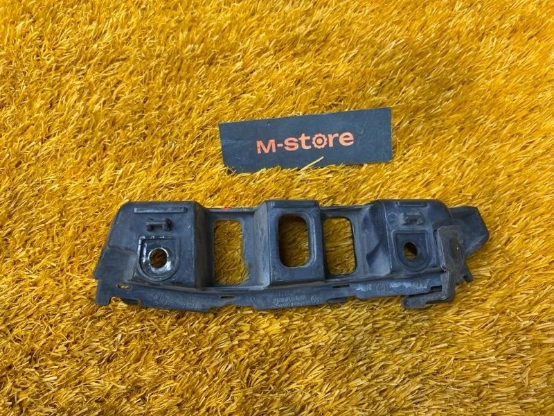 Крепление бампера Volkswagen Touareg 2012 7P6807184F 7P CGR, переднее правое