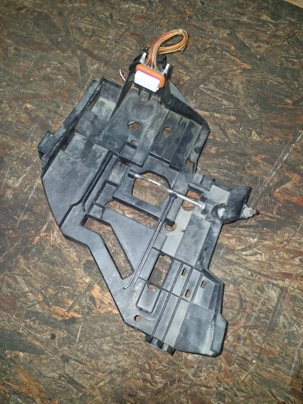 Площадка фары Porsche Cayenne 2006 955